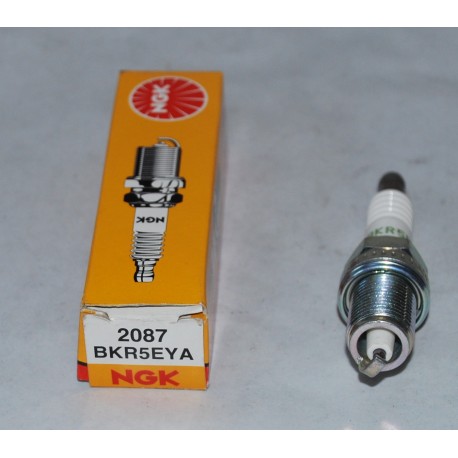 NGK 2x CANDELA 2087 BKR5EYA PER TOYOTA COROLLA VII YARIS I II