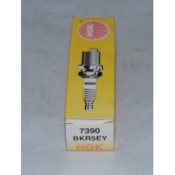 NGK 4x CANDELA 7390 BKR5EY PER NISSAN SUNNY PRIMERA SERENA