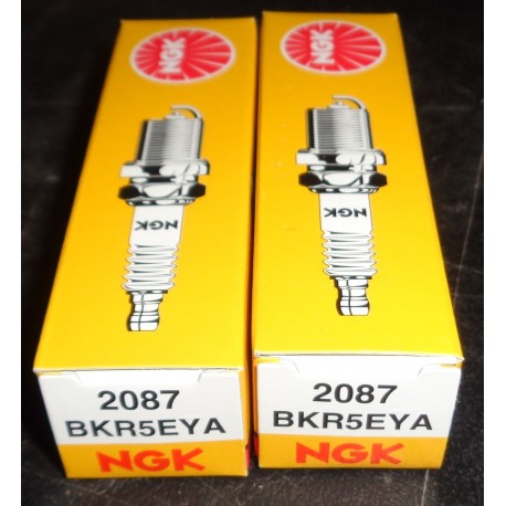 NGK 2087 BKR5EYA 2X Candela PER TOYOTA Corolla Land Cruiser YARIS PASEO Hilux