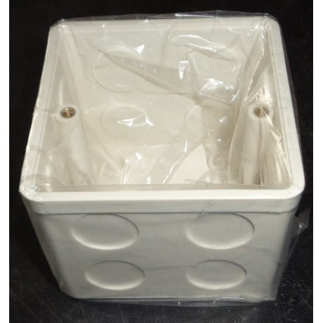 OPUS BS60 SCATOLA PLASTICA UN PEZZO