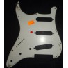 PICKGUARD PER CHITARRA NO CONFEZIONE PRESENTA GRAFFI SUPERFICIALI MANCINA