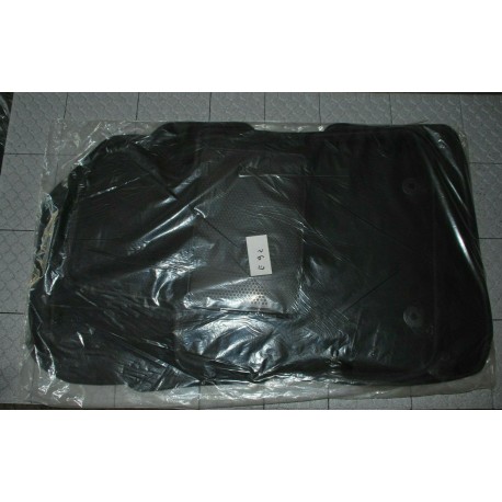 SERIE KIT TAPPETINI GENERICI CON BATTITACCO COLORE NERO PER BMW SERIE 3 E92